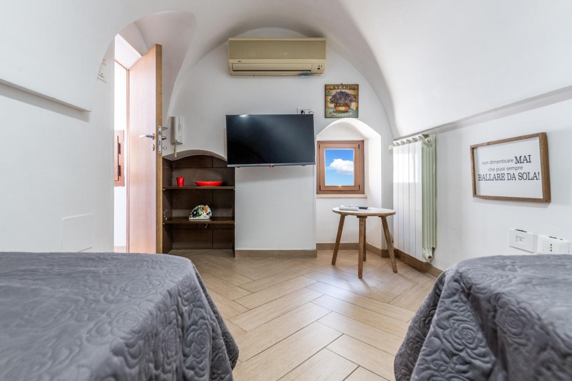 White Stone Flats & Studios Ostuni Δωμάτιο φωτογραφία